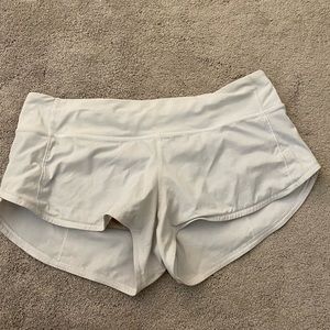 White Lululemon speed up 2.5 inch inseam shorts